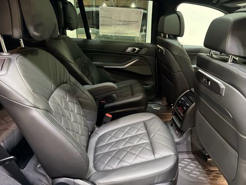 New 2026 BMW X7 xDrive40i w/ M Sport Package AWD/4WD image 12