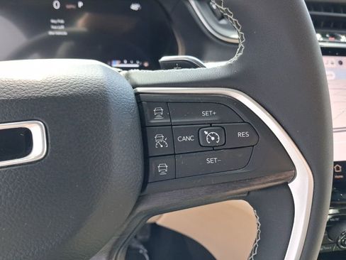 Used 2023 Jeep Grand Cherokee Limited w/ Luxury Tech Group II image 30