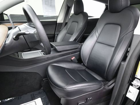 Used 2023 Tesla Model Y Long Range image 23