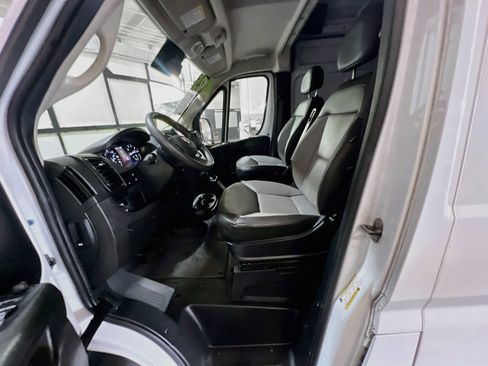 Used 2025 RAM ProMaster 2500 w/ Convenience Group FWD image 15