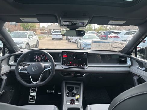 New 2026 Volkswagen Tiguan SE R-Line AWD/4WD image 23