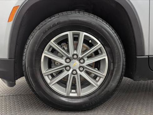 Used 2023 Chevrolet Traverse LT FWD image 30