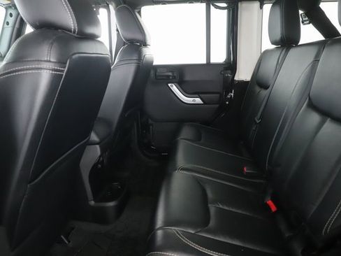 Used 2014 Jeep Wrangler Unlimited Sahara w/ Connectivity Group image 23