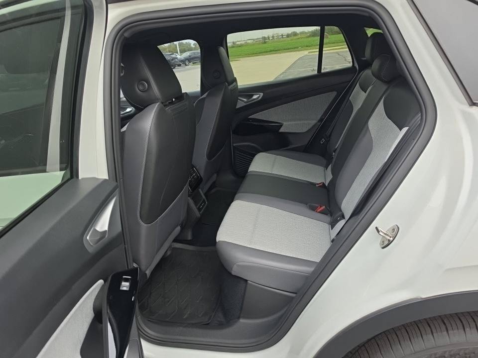 Used 2023 Volkswagen ID.4 Pro AWD/4WD image 12