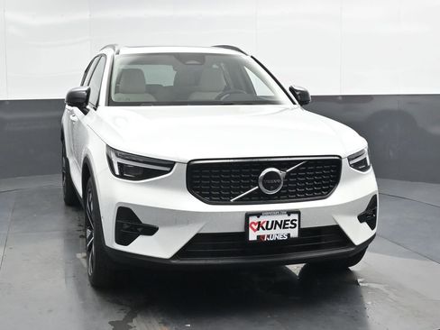 New 2026 Volvo XC40 B5 Ultra w/ Climate Package AWD/4WD image 4