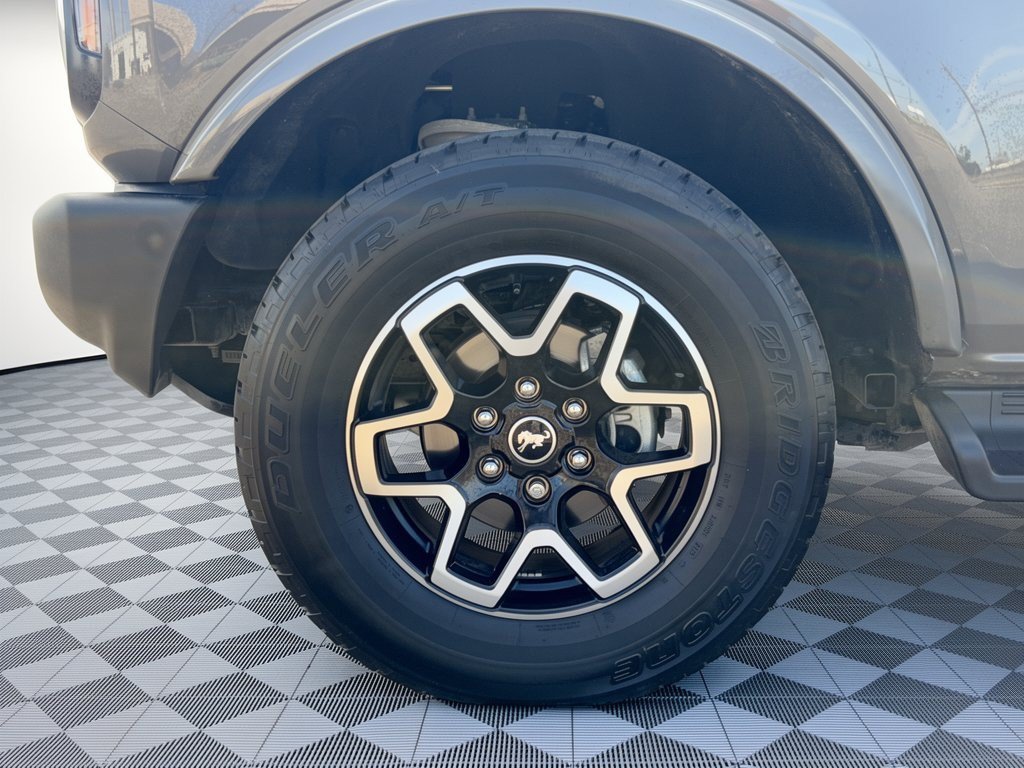 Used 2025 Ford Bronco Outer Banks AWD/4WD image 13
