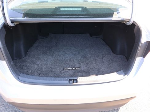 Used 2023 Toyota Corolla LE w/ LE Convenience Package FWD image 13