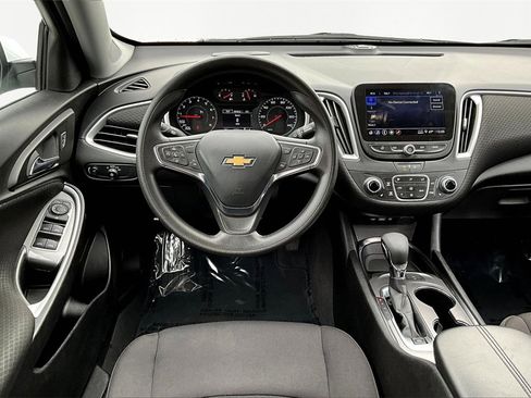 Used 2024 Chevrolet Malibu LT image 5