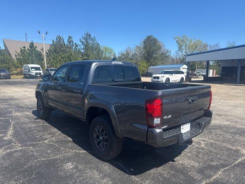 Used 2023 Toyota Tacoma SR5 w/ Technology Package AWD/4WD image 16