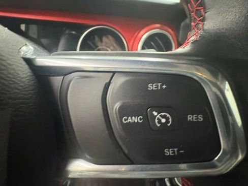 Used 2021 Jeep Wrangler Unlimited Rubicon AWD/4WD image 19