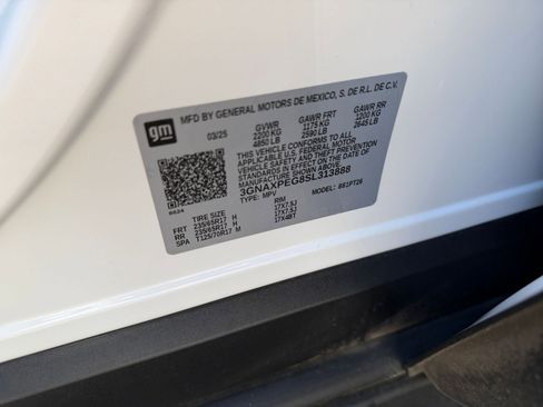 Used 2025 Chevrolet Equinox LT image 28