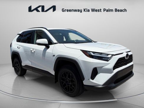 Used 2024 Toyota RAV4 XLE w/ Convenience Package FWD image 1