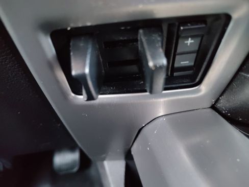 Used 2018 Ford F150 Platinum w/ Equipment Group 701A Luxury image 26