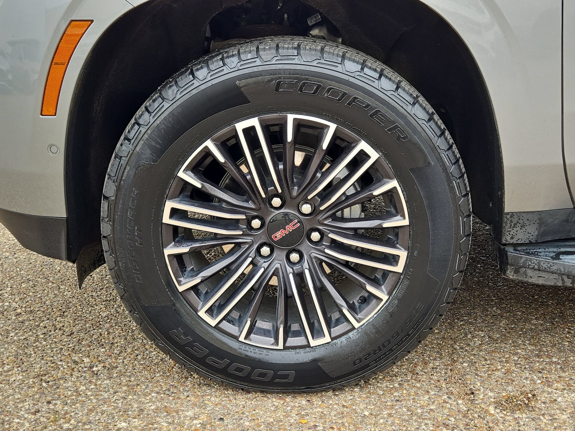Used 2025 GMC Yukon Elevation w/ LPO, Floor Liner Package AWD/4WD image 11