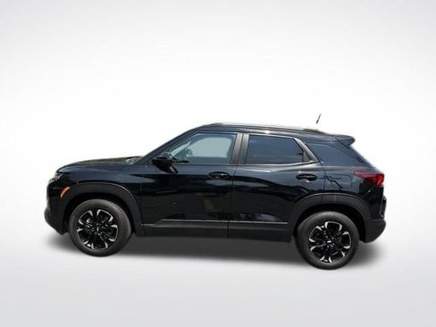 Used 2023 Chevrolet TrailBlazer LT FWD image 2