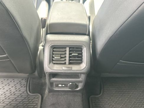 Certified 2022 Volkswagen Tiguan SE FWD image 11