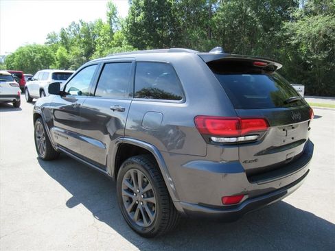 Used 2017 Jeep Grand Cherokee Limited 75th Anniversary AWD/4WD image 3