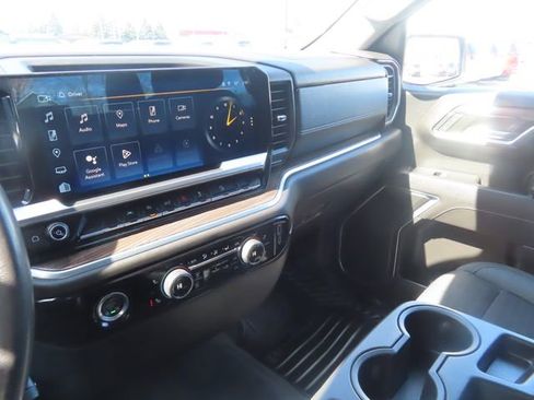 Used 2022 Chevrolet Silverado 1500 LT w/ Diesel Off-Road Package AWD/4WD image 35