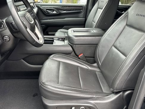 Used 2023 GMC Yukon Denali image 13