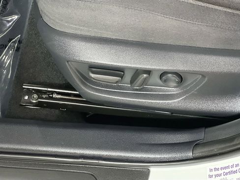 Used 2025 Toyota Camry LE w/ Convenience Package image 16