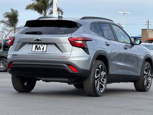 New 2026 Chevrolet Trax RS w/ Driver Confidence Package FWD image 4