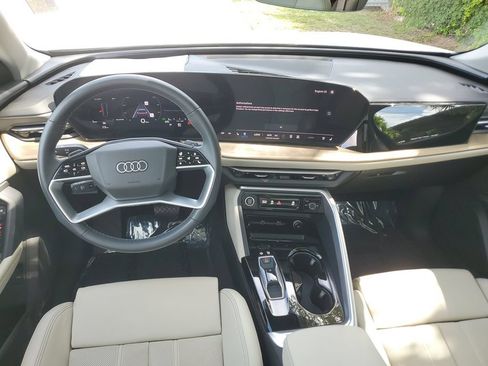 Certified 2025 Audi Q5 Premium Plus w/ Premium Plus AWD/4WD image 3