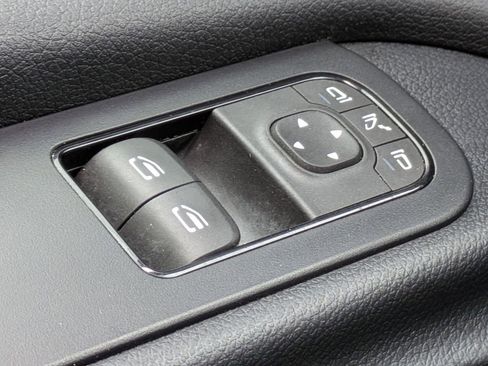 Used 2024 Mercedes-Benz Sprinter 2500 image 28