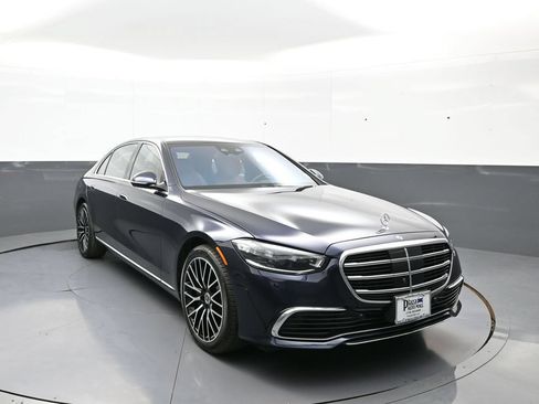 Used 2026 Mercedes-Benz S 580 4MATIC Sedan image 3
