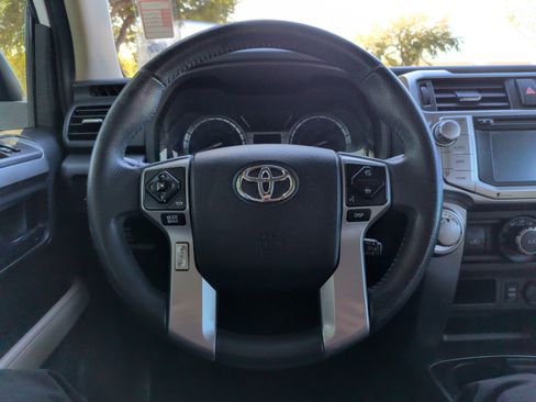 Used 2017 Toyota 4Runner SR5 Premium image 18