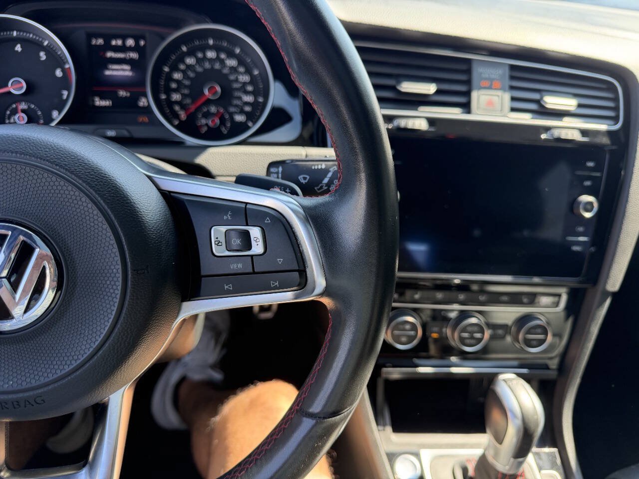 Used 2019 Volkswagen GTI Autobahn FWD image 33