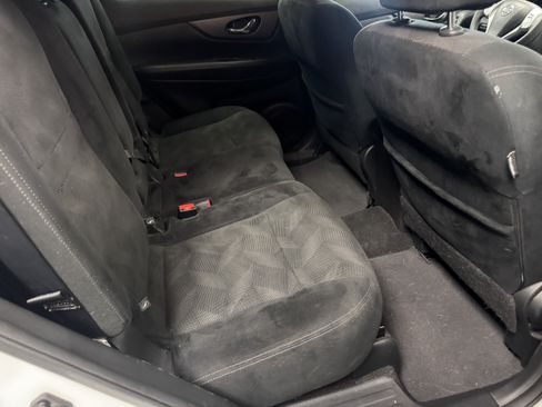 Used 2016 Nissan Rogue SV w/ SV Premium Package AWD/4WD image 12