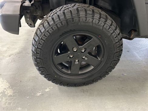 Used 2016 Jeep Wrangler Unlimited Sport w/ Dual Top Group image 4