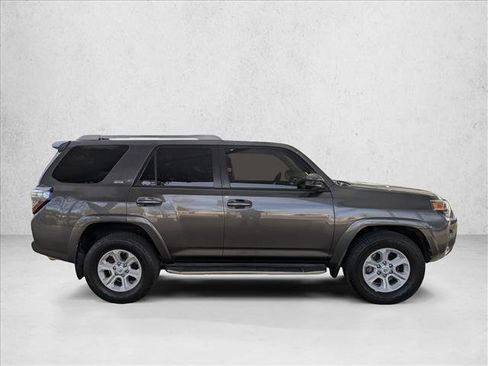 Used 2016 Toyota 4Runner SR5 image 4