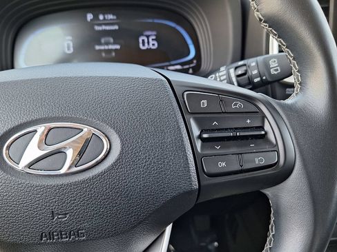 Certified 2024 Hyundai Venue SEL FWD image 16