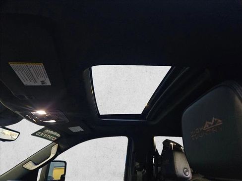 Used 2025 Chevrolet Silverado 2500 High Country w/ Technology Package image 17