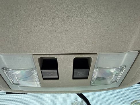 Used 2010 Ford Edge Limited FWD image 23