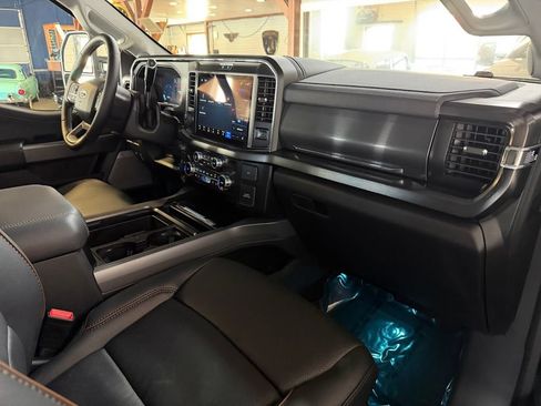 Used 2026 Ford F350 Lariat w/ Lariat Premium Package AWD/4WD image 12