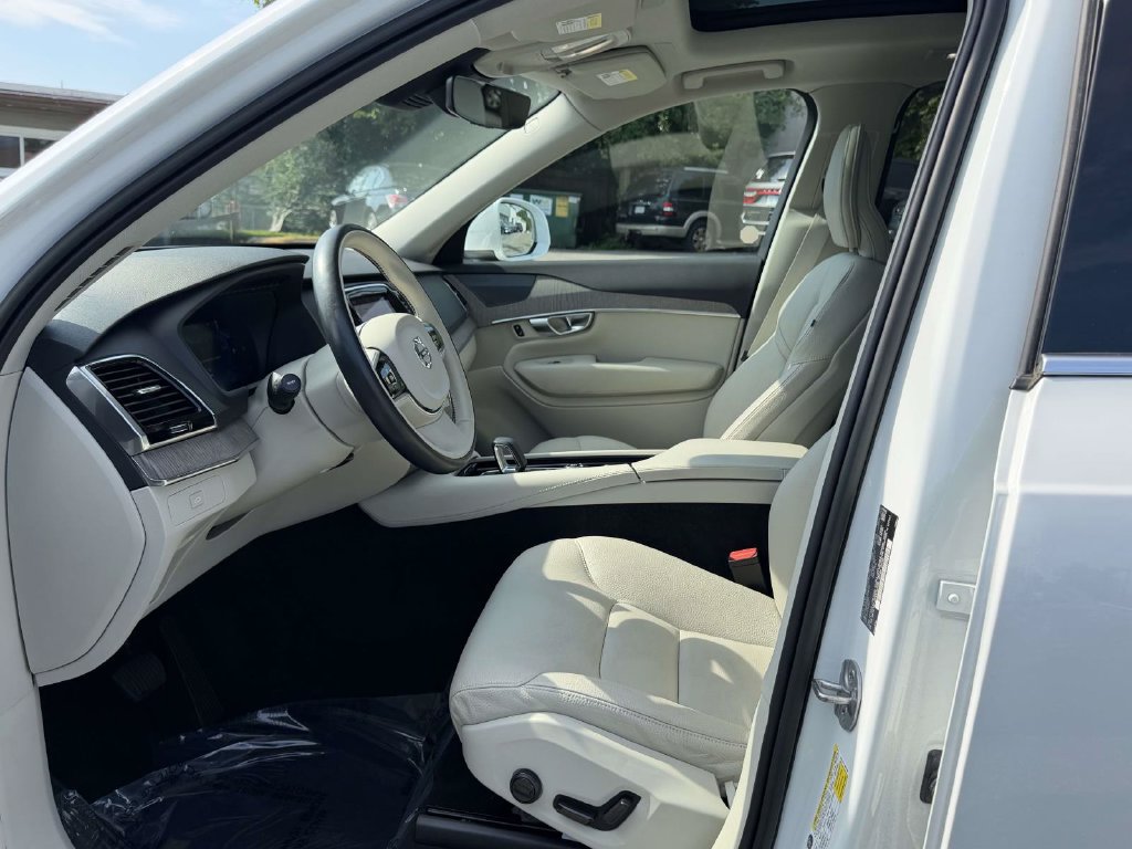 Used 2023 Volvo XC90 B6 Plus w/ Protection Package Premier AWD/4WD image 16
