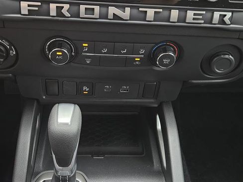 Used 2026 Nissan Frontier SV w/ Tow Package image 14
