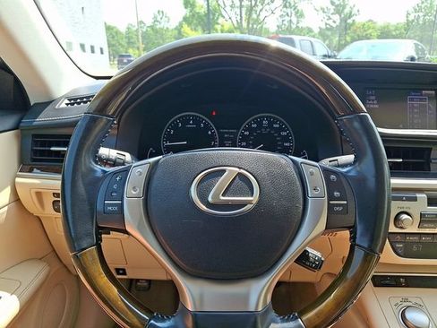 Used 2014 Lexus ES 350 w/ Premium Package FWD image 21