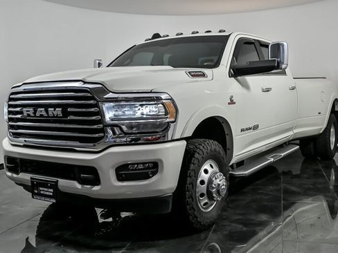 Used 2022 RAM 3500 Limited image 5