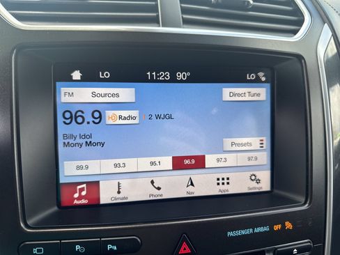 Used 2018 Ford Explorer Platinum AWD/4WD image 11