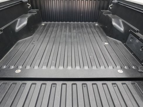 Used 2020 Toyota Tacoma SR5 RWD image 22