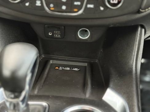 Used 2023 Chevrolet Traverse Premier w/ Redline Edition image 41