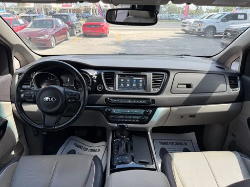 Used 2016 Kia Sedona SX FWD image 9