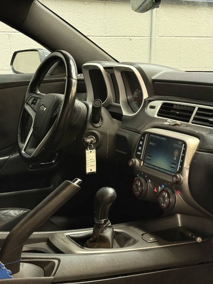 Used 2015 Chevrolet Camaro LT RWD image 6