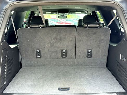 Used 2024 Chevrolet Suburban Premier RWD image 10