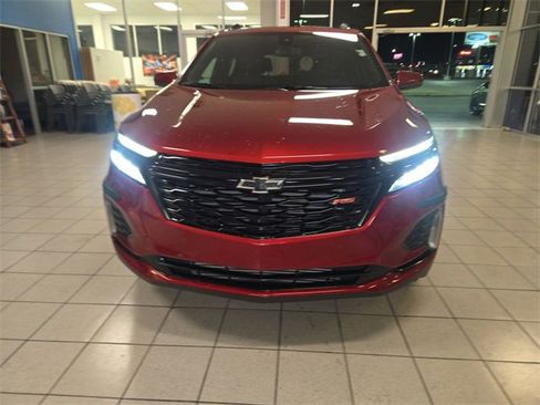 Used 2024 Chevrolet Equinox RS image 3