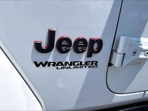 Used 2019 Jeep Wrangler Unlimited Rubicon AWD/4WD image 25