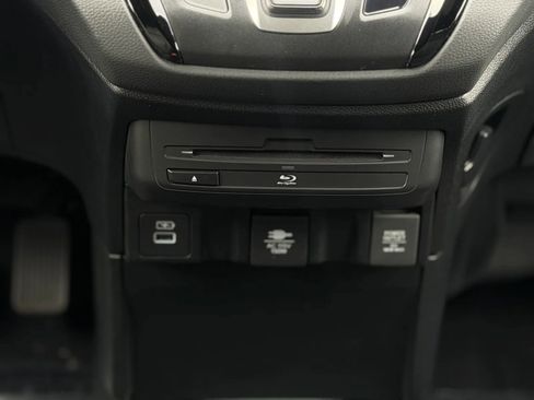 Used 2024 Honda Odyssey Touring image 37